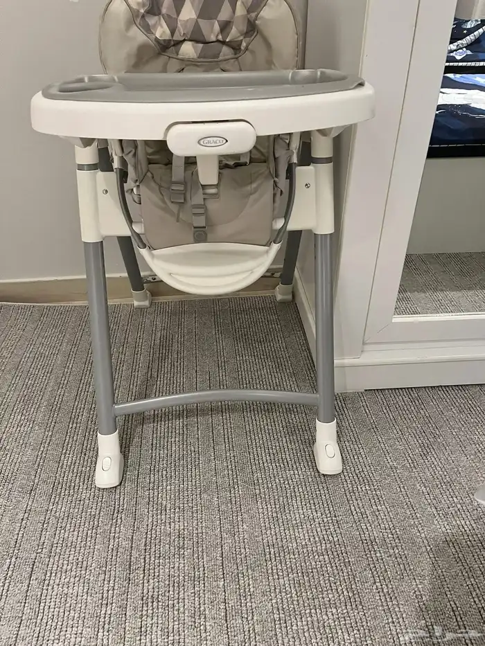 kids eating.chair 2
