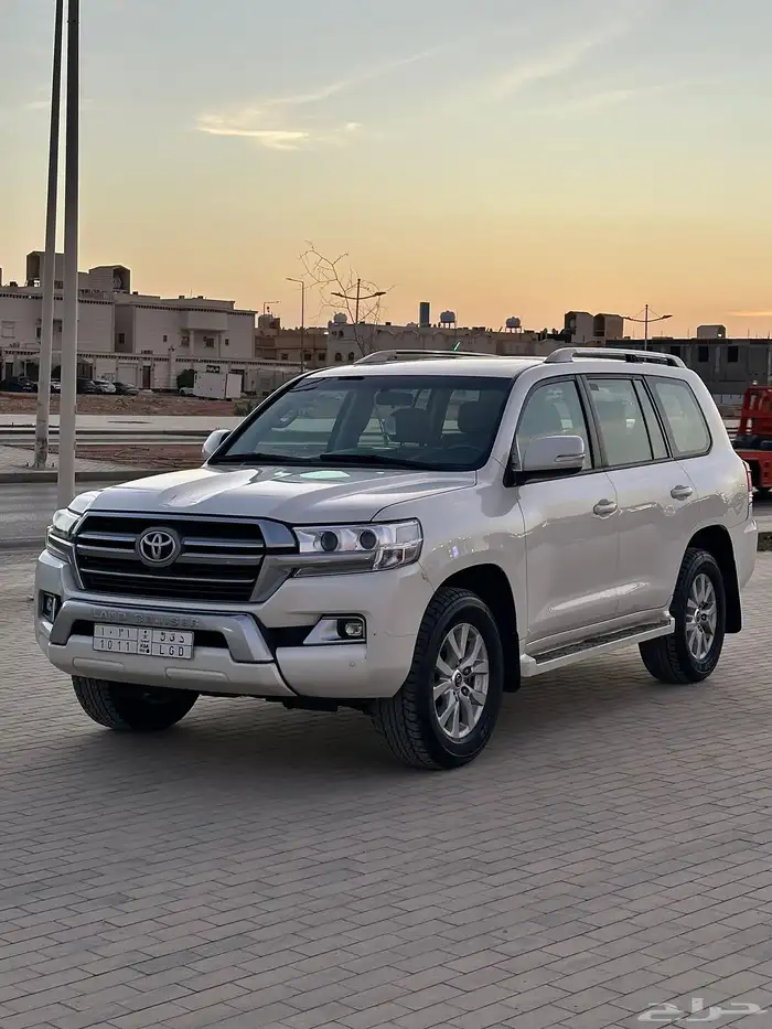 لاندكروزر 2019 GXR فل كامل ديزل V8 0