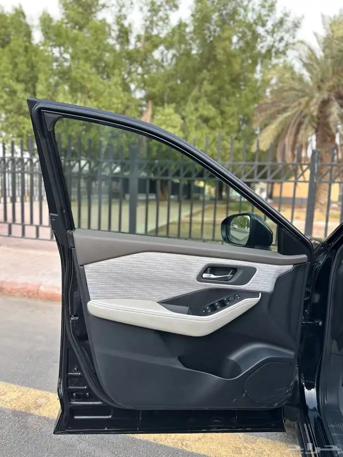 نيسان اكس تريل موديل 2023 سعودي نص فل بلس 7 ركاب 25