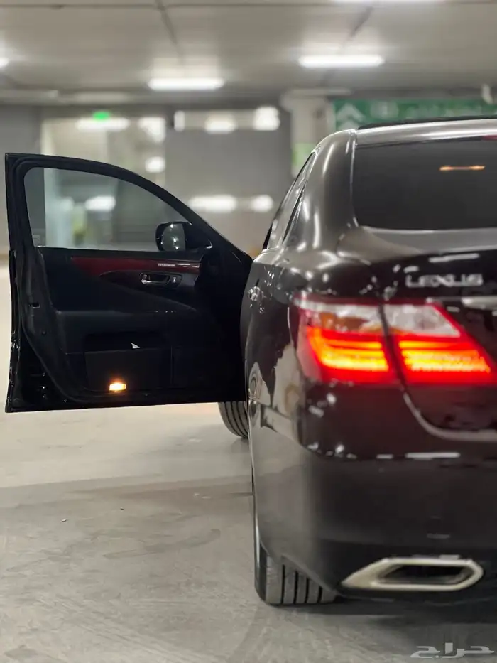 لكزس LS460L 2010 31