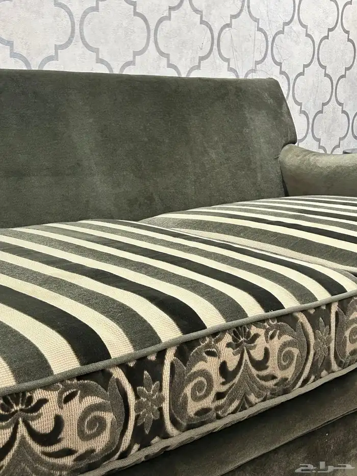 طقم كنب كامل و طاوله رخام طبيعي 1