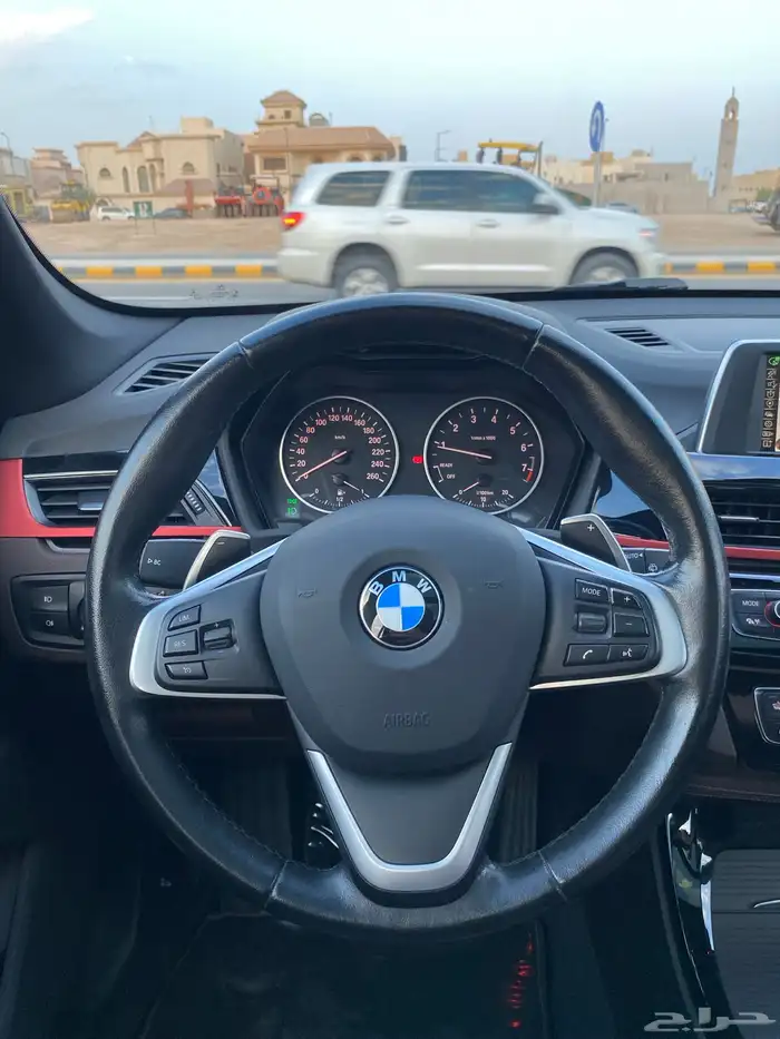 BMW X1 2016 بحالة الوكاله 10