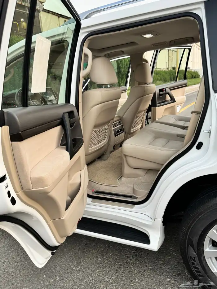 لاندكروزر 2021 GXR V8 16