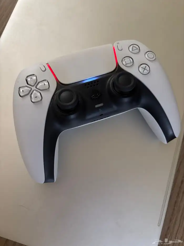 سوني 5 للبيع جديد بدون فتحه شرطان السوني جديد ما كمل 6 شهور 1