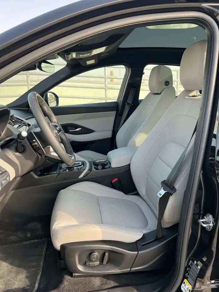 جاكوار E pace 2024 10