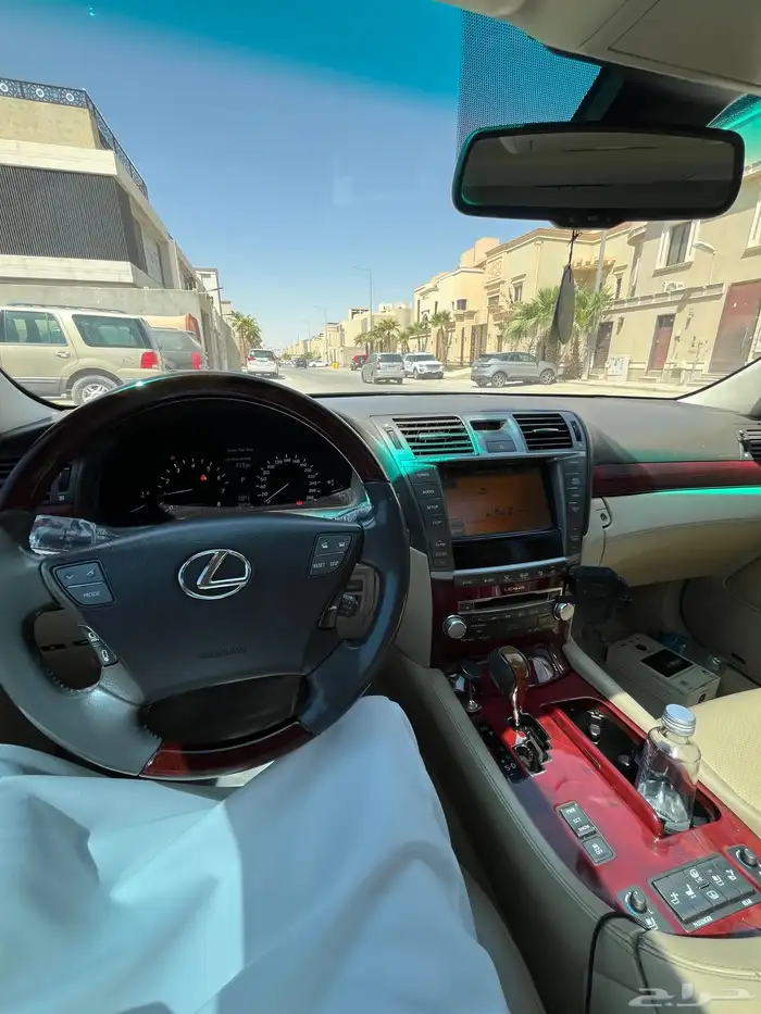 لكزس L460 2011 سعودي للبيع 12