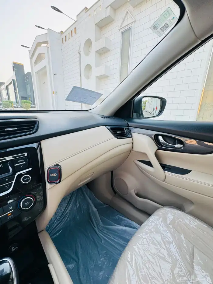 نيسان اكس تريل نص فل دبل خمس مقاعد 26