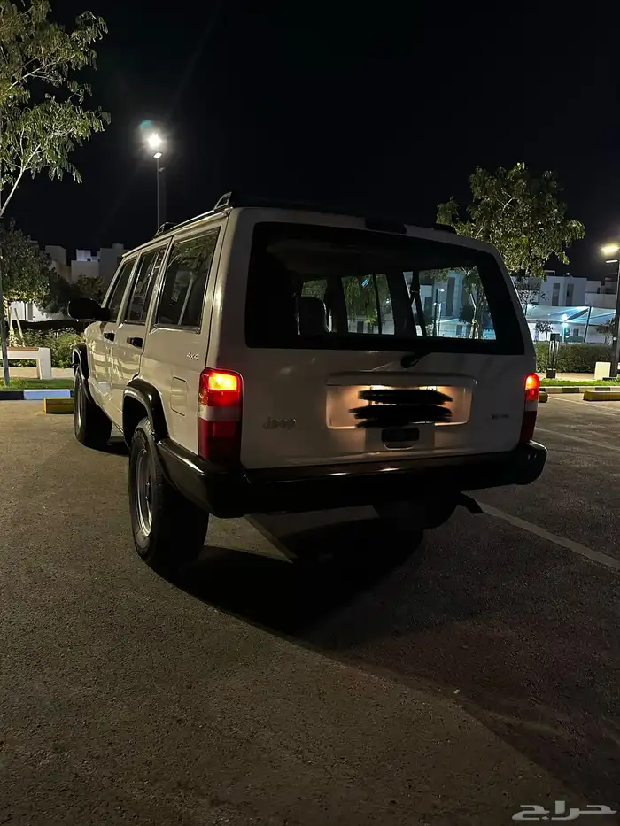 شيروكي ابيض 2001 خليجي ستاندر 10