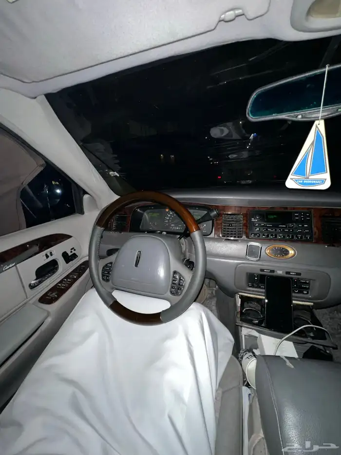 لنكولن تاون كار 1998 64