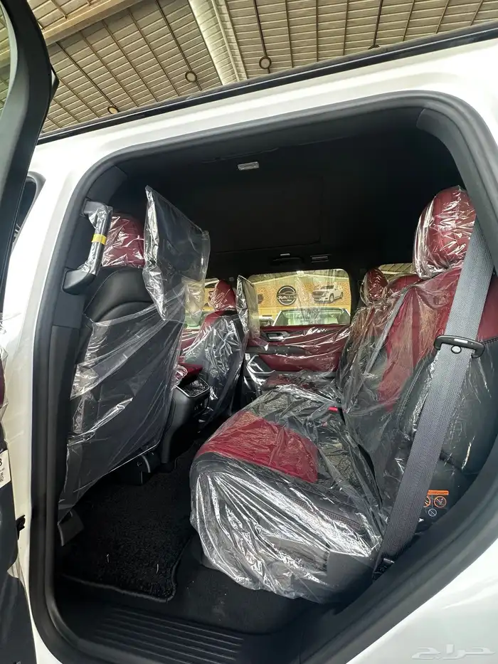 نيسان بلاتينوم فل كامل 2026 توين تربو ابيض سقف اسود 5