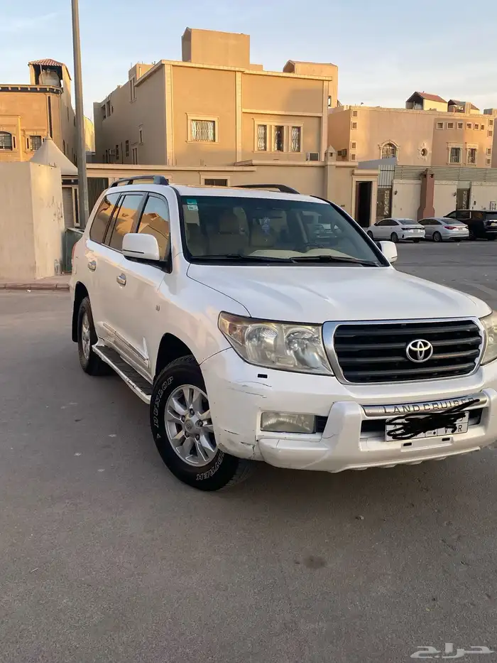 لاندكروزر gxr 2011فل كامل 1