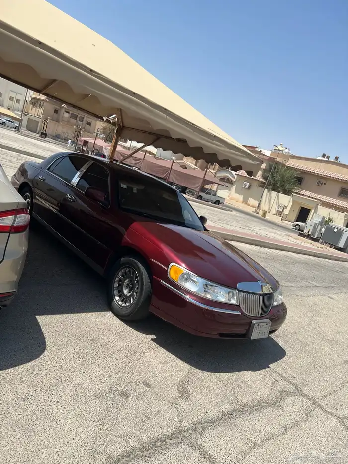 لنكولن تاون كار 1998 49