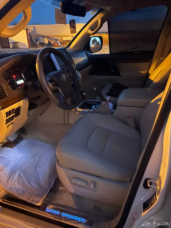 جيب لاندكروزر 2016 للبيع او البدل بسياره صغيره 4