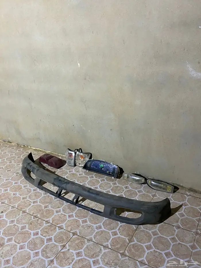 للبيع قطع هايلوكس 0
