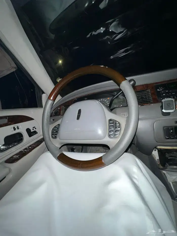 لنكولن تاون كار 1998 63