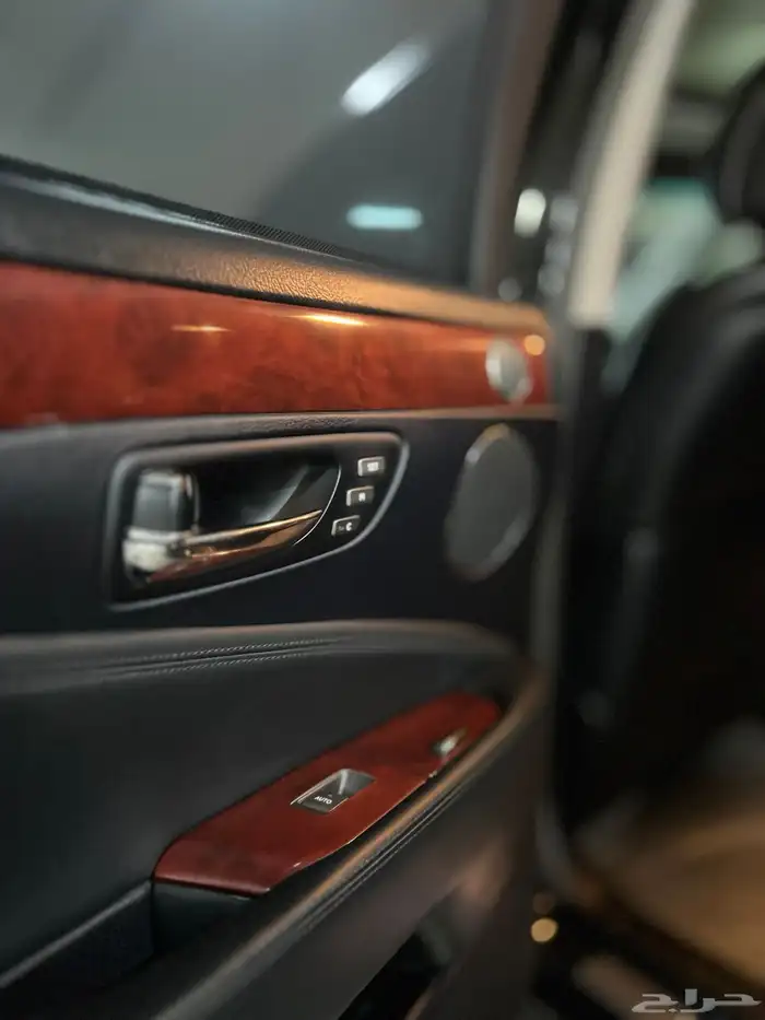 لكزس LS460L 2010 38