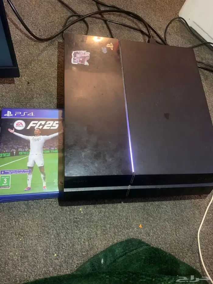 PS4 للبيع مهب جديد بس استعمال نضيف اصدز فا ارجو عدم البخس 0