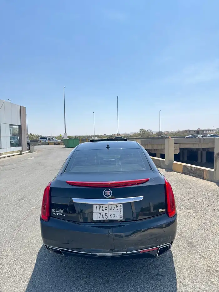 كاديلاك xts فل كامل بلاتينيوم ممشى قليل 4