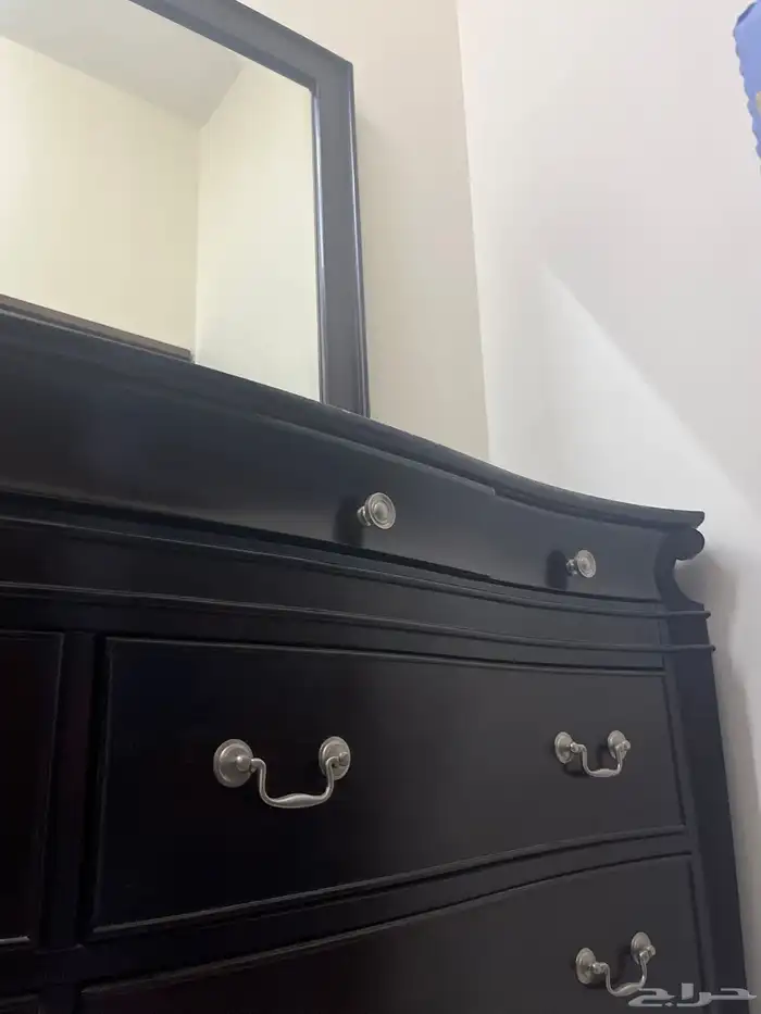 غرفة نوم كلاسيك بني محروق مع السرير 5