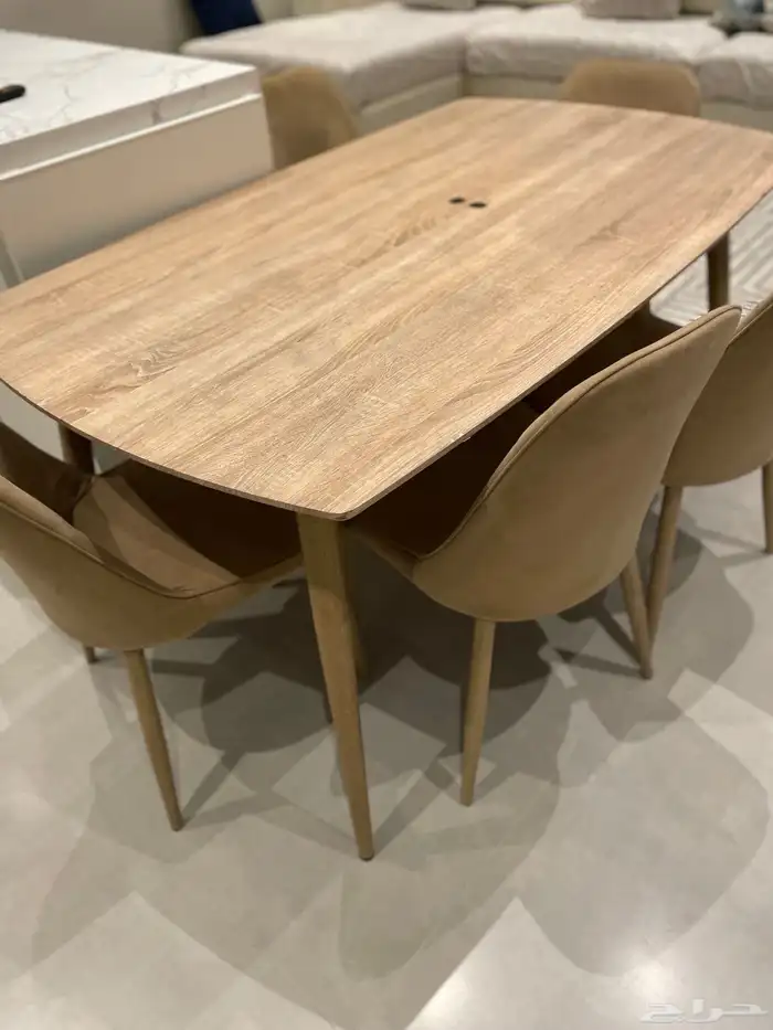 طاولة طعام خمس كراسي 0