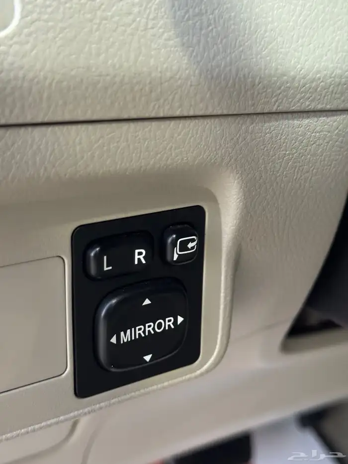 تويوتا كورلا 2013 مخزنة 32