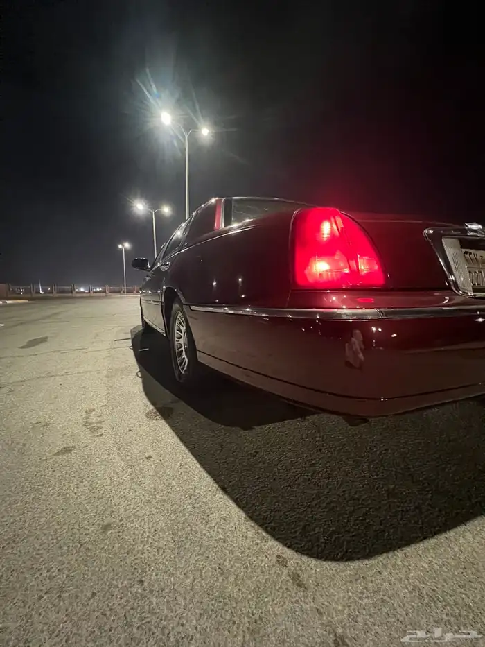 لنكولن تاون كار 1998 68