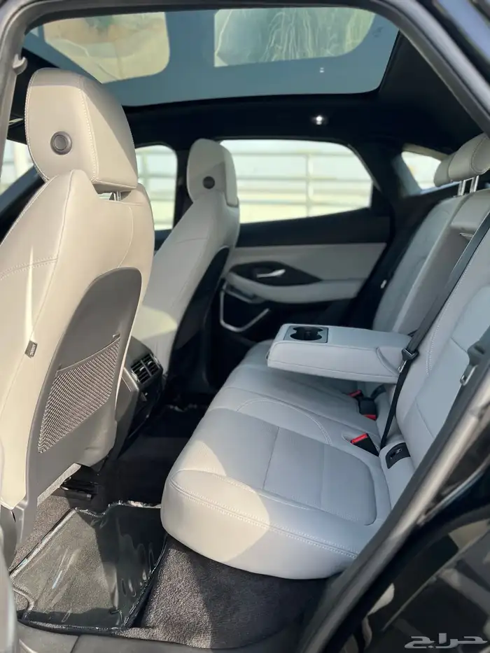 جاكوار E pace 2024 14