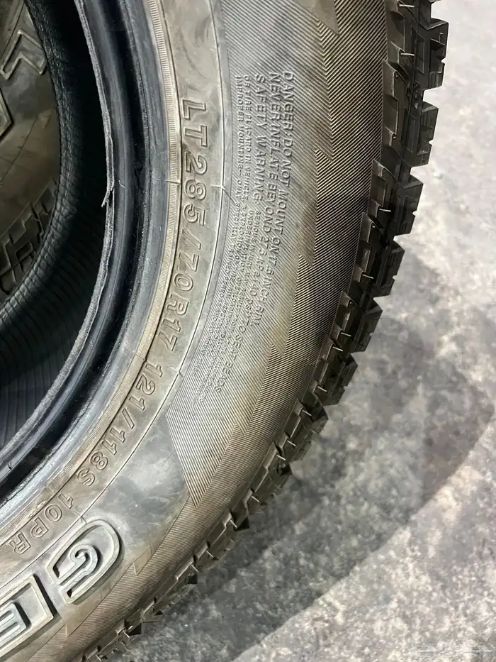 كفرات يوكهاما ربع حجري مقاس 17 9