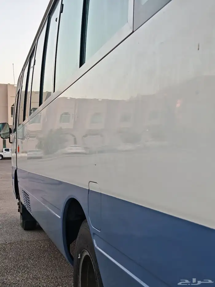 باص بنزين كوستر 30 راكب نظيف 8