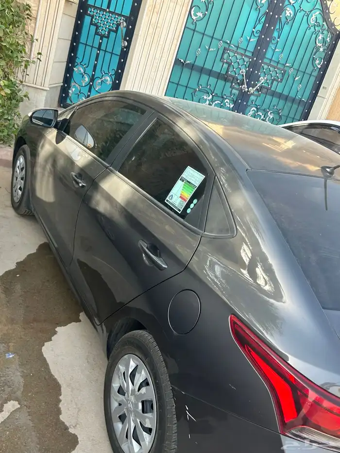 للبيع اكسنت 2020 10