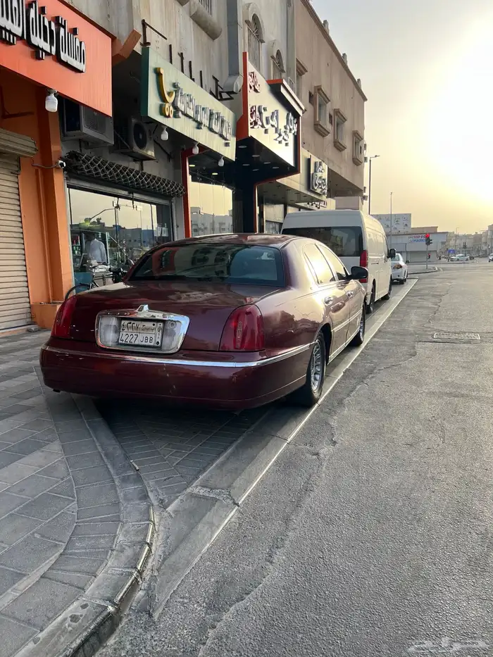 لنكولن تاون كار 1998 65