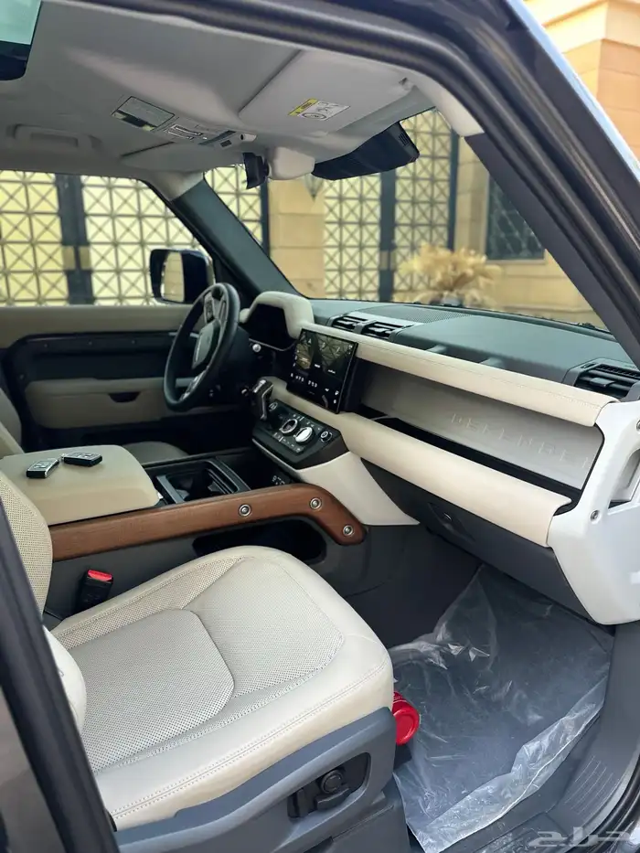 ديفندر HSE 2023 V6 كاربثيان 36