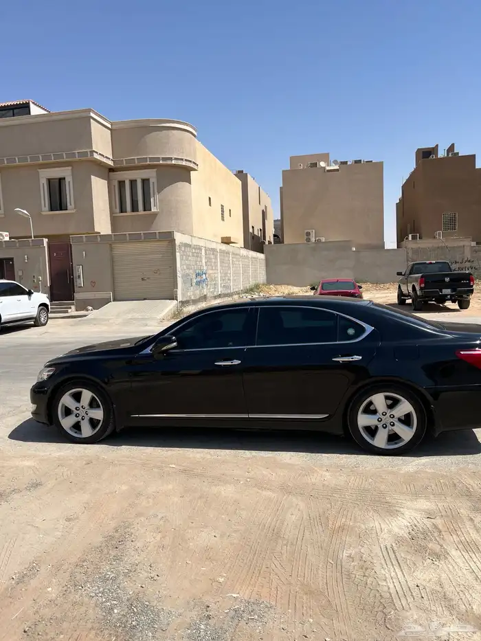 لكزس L460 2011 سعودي للبيع 3