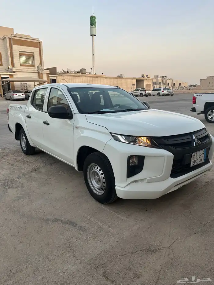 متسوبيشي L200 2022 بنزين 1