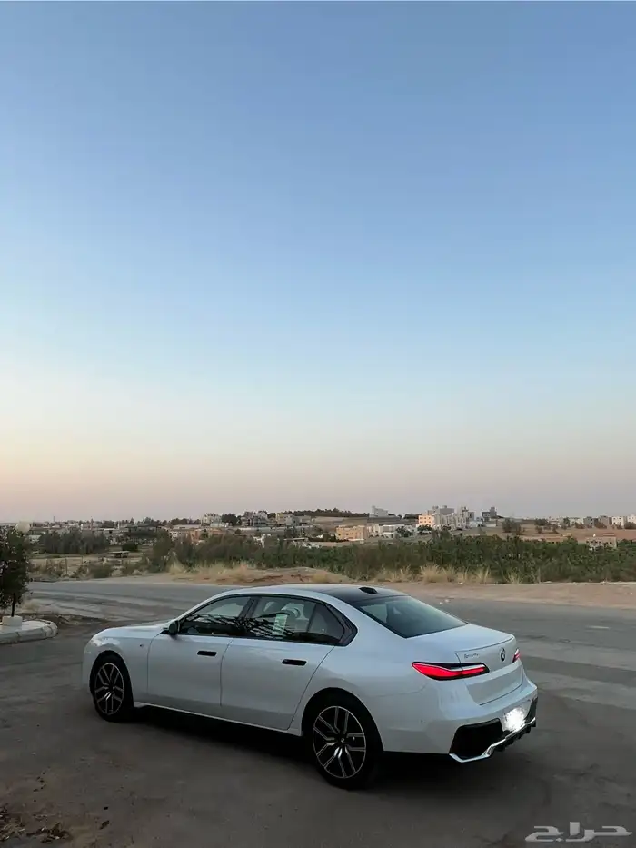 بي إم دبليو 2025 إم  كت 735 2