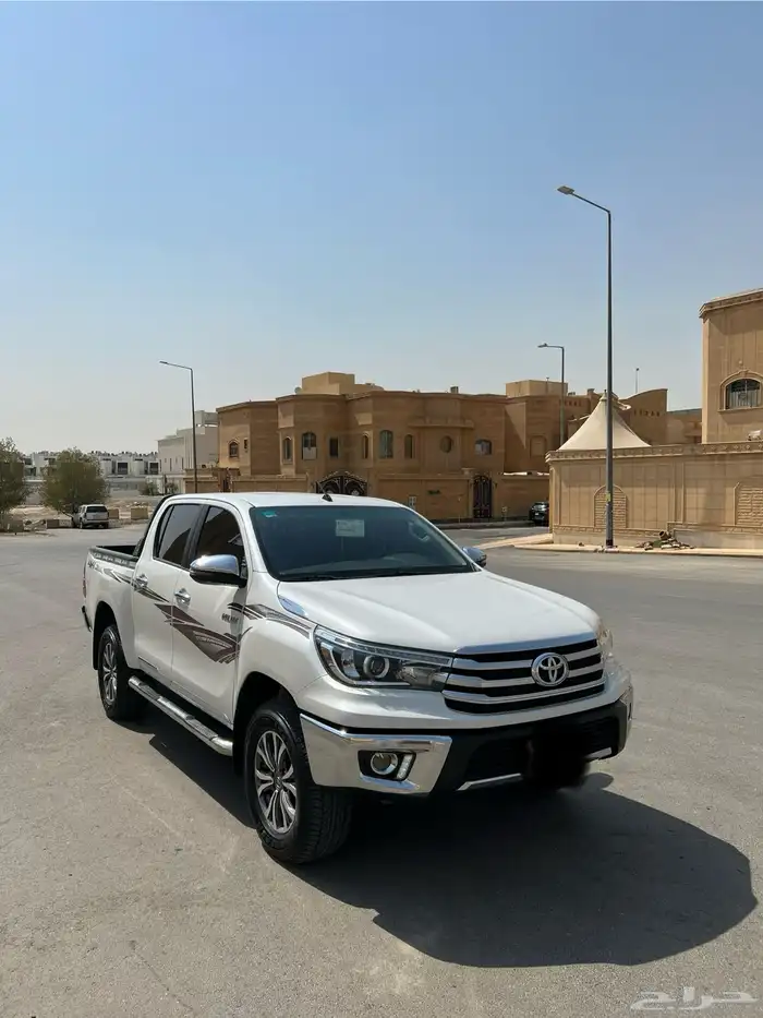للبيع هايلكس دبل 2019 بنزين 2