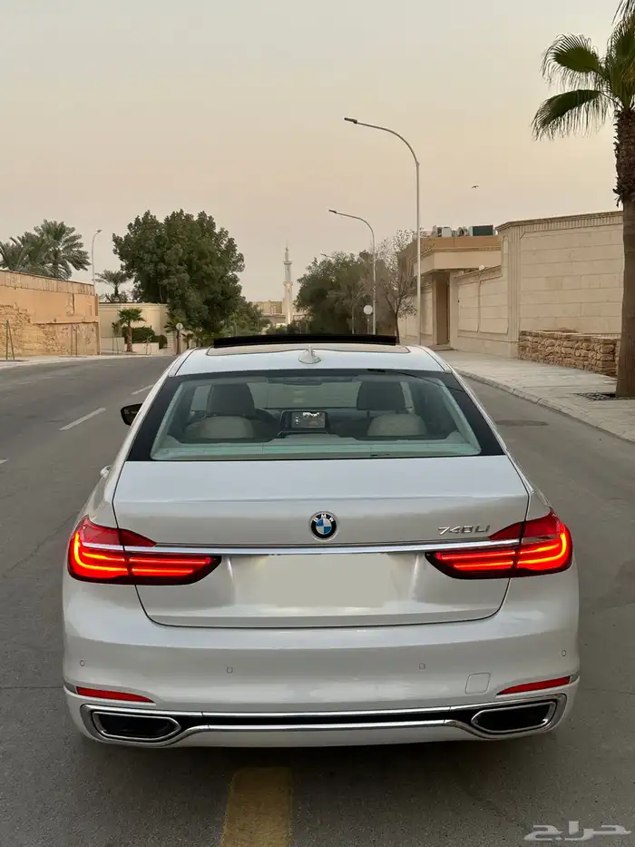 بي ام 740 بحاله الوكاله ماشي 73 الف فقط بدي وكاله 8