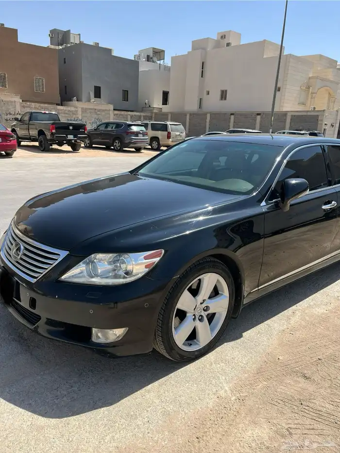 لكزس L460 2011 سعودي للبيع 4