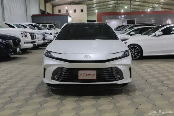 تويوتا كامري قراندي بنزين 2025 جديد الاقل سعرا بالسوق 1