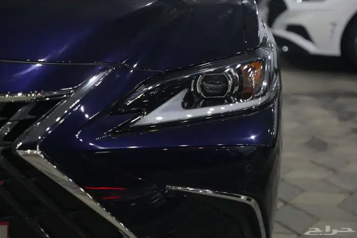 لكزس ES300 AH هايبرد 2023 شبه الجديد 5