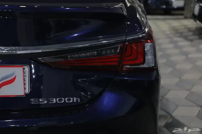 لكزس ES300 AH هايبرد 2023 شبه الجديد 7