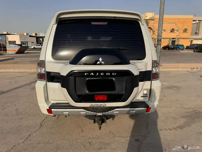 للبيع باجيرو فل كامل 4