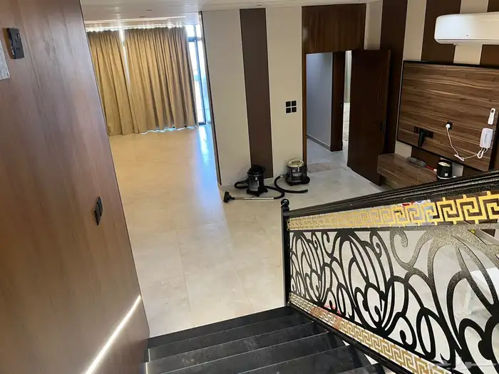 فرصه للبيع فيلا فاخره في الحمراء 18