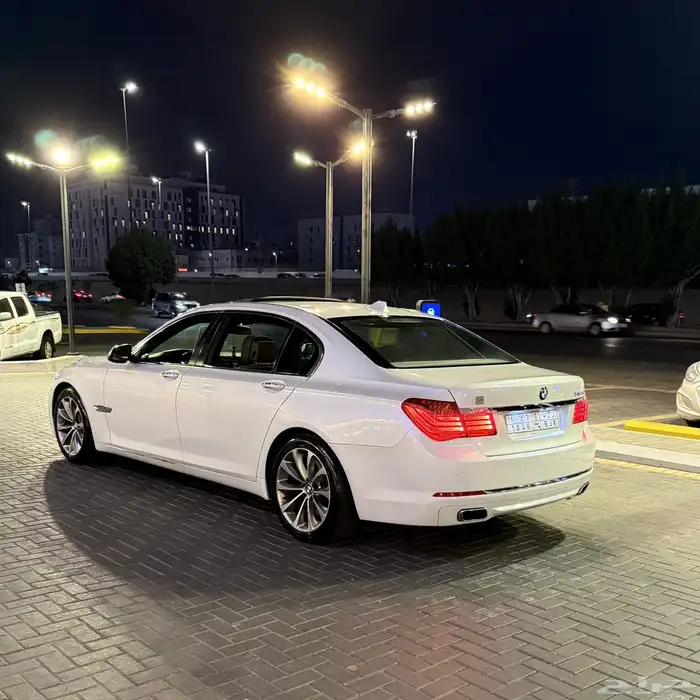 بي ام دبليو نظيف 730 8