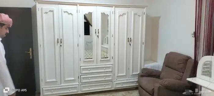 غرفه نوم كامله معى سرير مزدوج وتسريحه 0