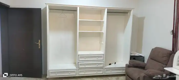 غرفه نوم كامله معى سرير مزدوج وتسريحه 1