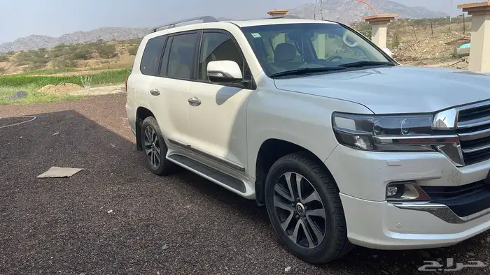 لاندكروزر 2019 GXR تورينق 2