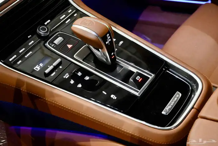بورش باناميرا Panamera executive 2022 شبه جديد على الضمان 9