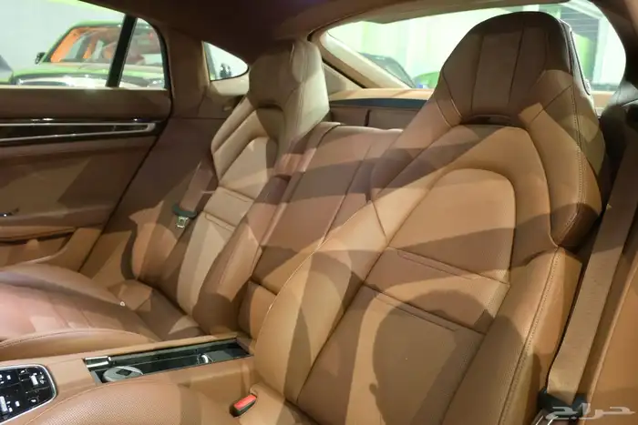 بورش باناميرا Panamera executive 2022 شبه جديد على الضمان 15