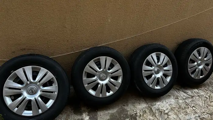 جنوط وكفرات وطيس جديده للبيع على 900 قابل للتفاوض 1